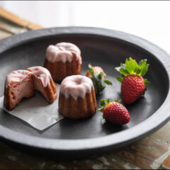 いちごとミルクの芳醇カヌレ　新発売